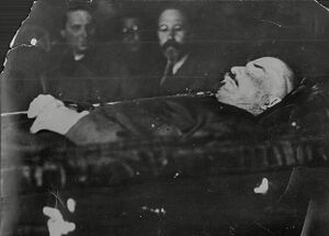 A-L-Portrait-Stalin-Lenin-Pollock-photo.jpg